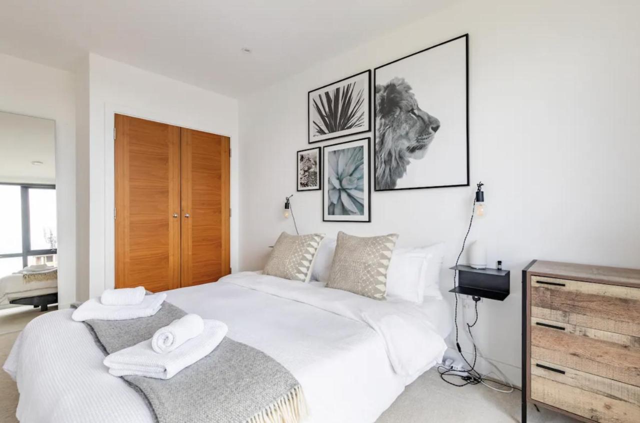 Modern 1 Bed L Views L Work Space * London
